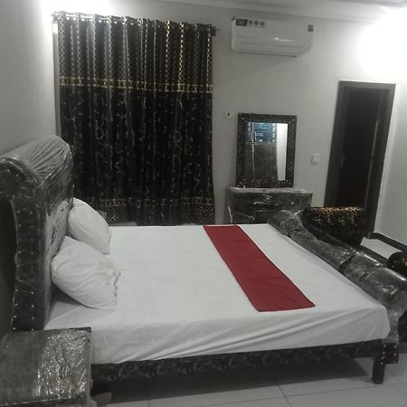 Ryazm Guest House Rawalpindi Extérieur photo