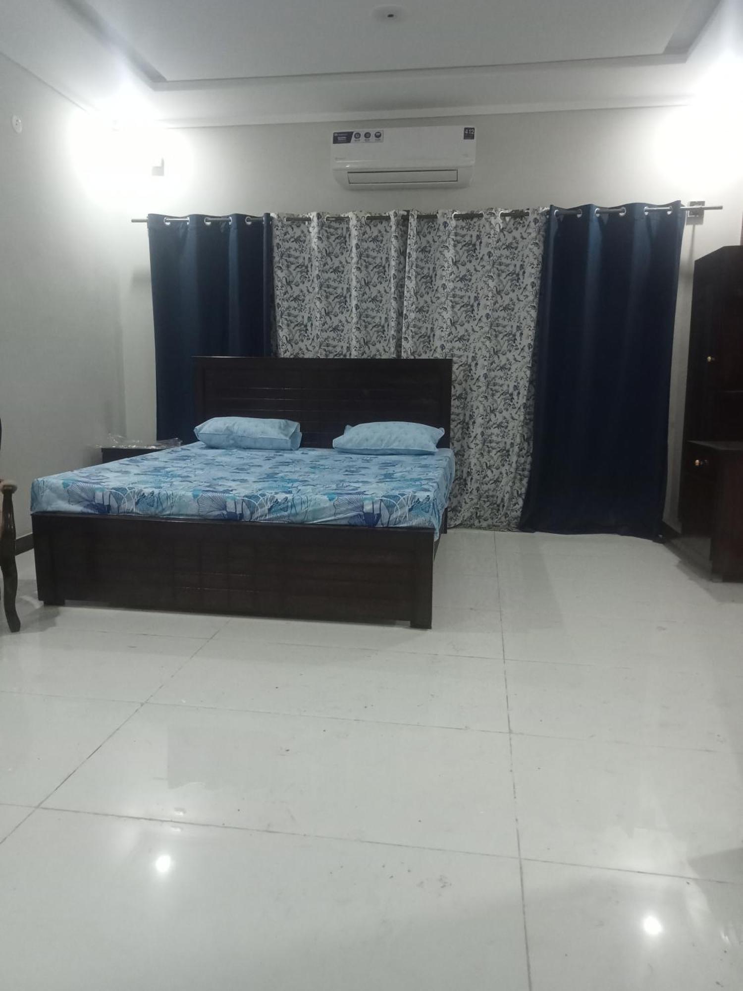 Ryazm Guest House Rawalpindi Extérieur photo