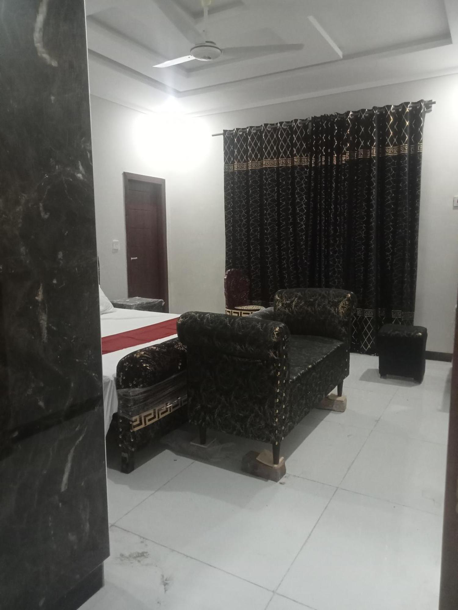 Ryazm Guest House Rawalpindi Extérieur photo