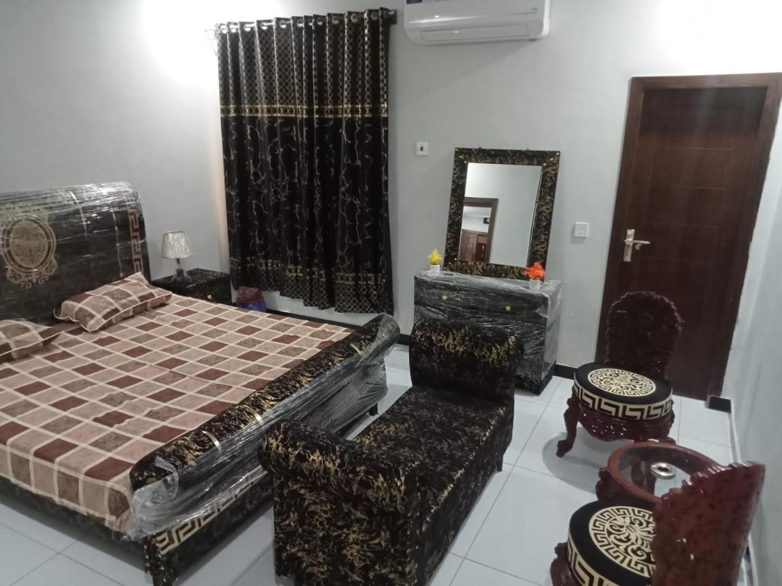 Ryazm Guest House Rawalpindi Extérieur photo